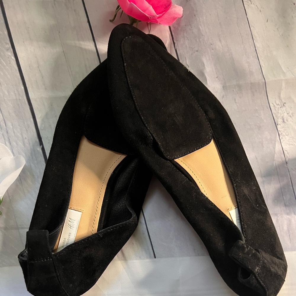 H&M suede shoe